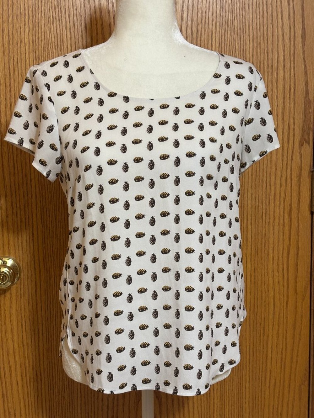 Ann Taylor Petite Small Blouse Off White W/pineapple Design